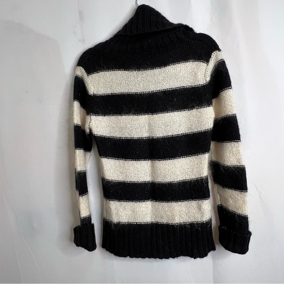 Olive des Olive Women’s Mock Neck Turtleneck Black and White Size Small/Medium - Picture 2 of 10